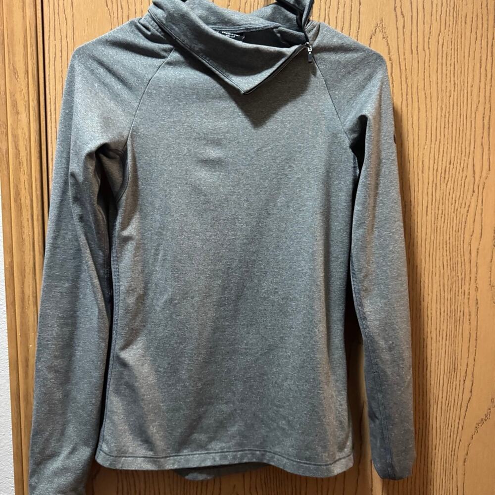 Nike PRO top size Small V